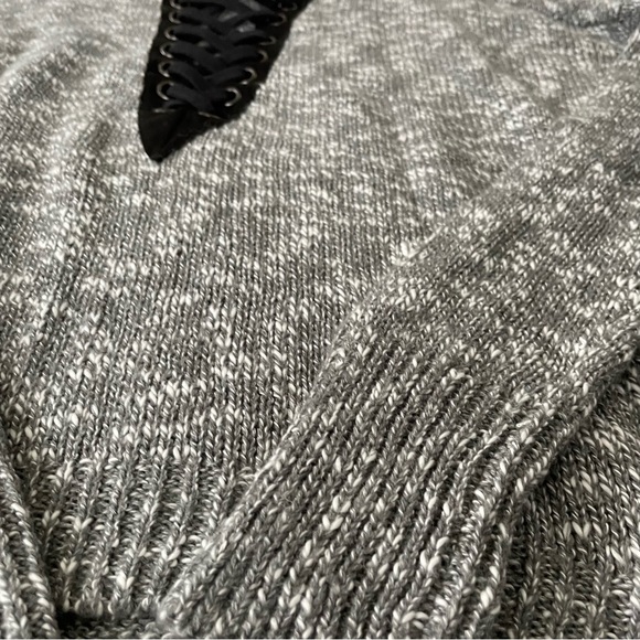 NWT Express Marled Gray Knit Lace Front Sweater - Picture 5 of 11